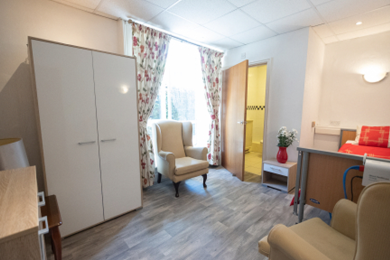 Single bedroom with en-suite facilities